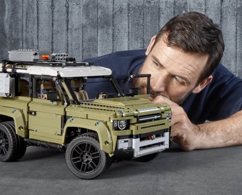 42110_Defender_Lifestyle_02